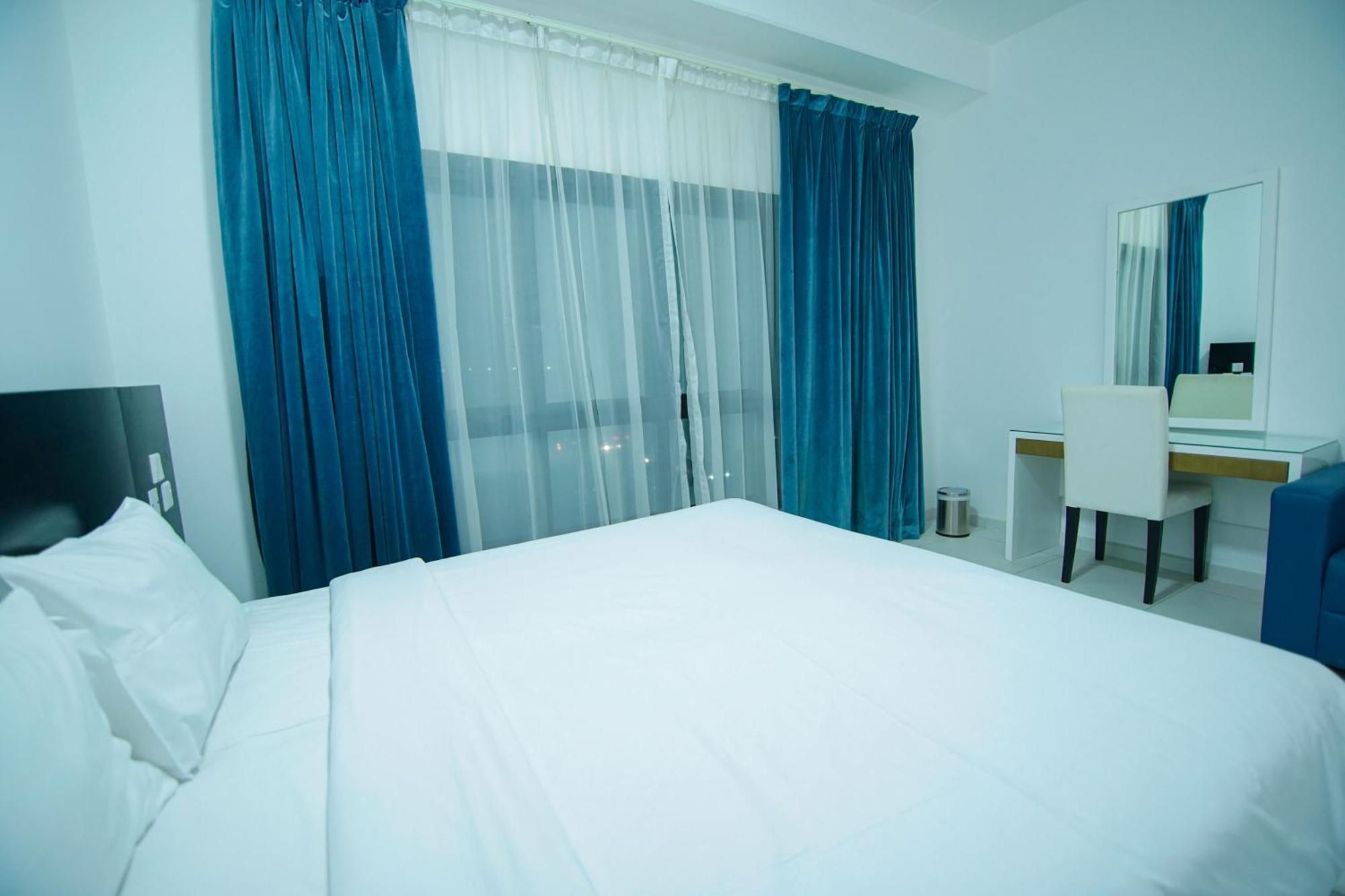 Home Away Holiday Homes Дубай Экстерьер фото