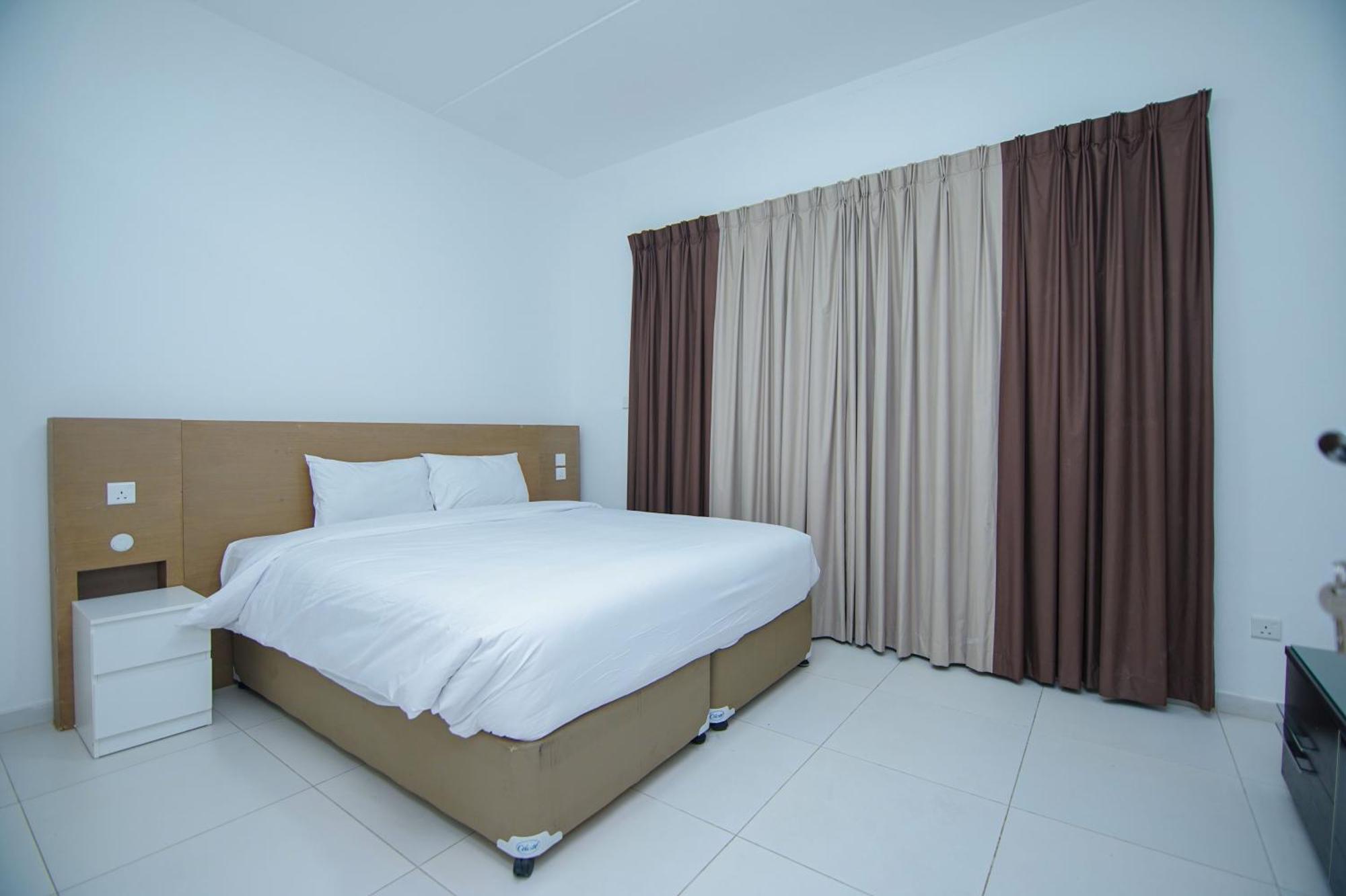 Home Away Holiday Homes Дубай Экстерьер фото